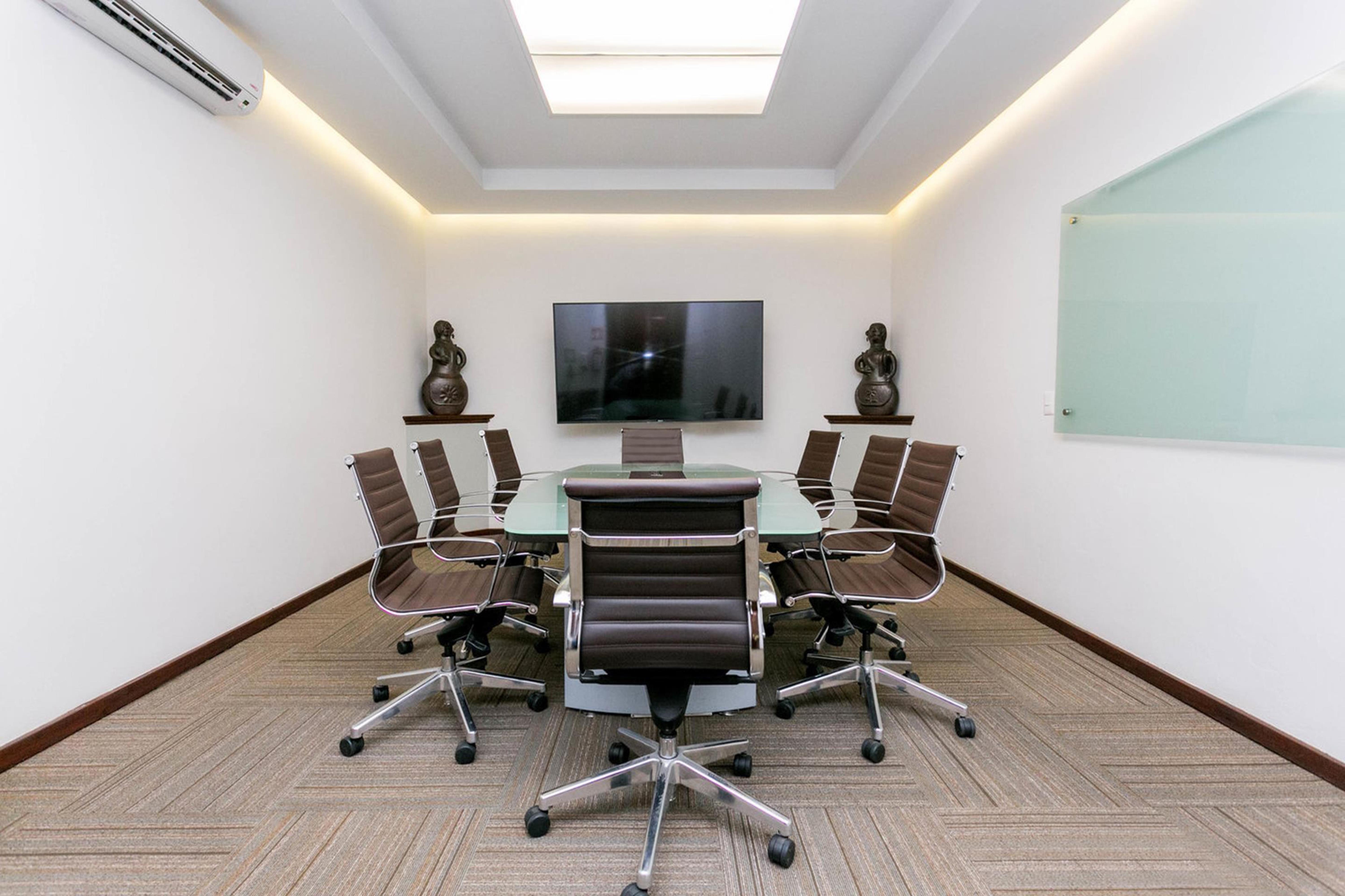 Real De Minas San Miguel De Allende Luaran gambar Meeting room at the headquarters of the National Stock Exchange of India